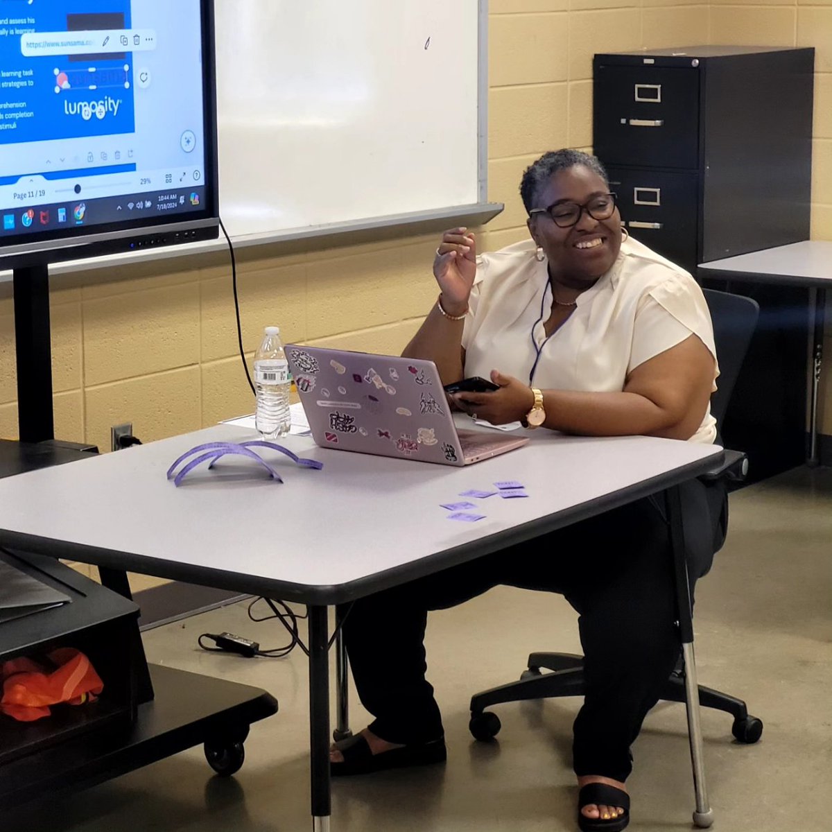 MinorMiddle's tweet photo. Mrs. Collins presented at the 2nd annual PowerEDUp! Conference on Leveraging Executive Function. It was an awesome presentation by an awesome member of our Minor Middle Family! #minormiddle #minorstrong #teachers #leaders #students #poweredup @JEFCOED @JEFCOEDTech https://t.co/s0EH4ZZrkR
