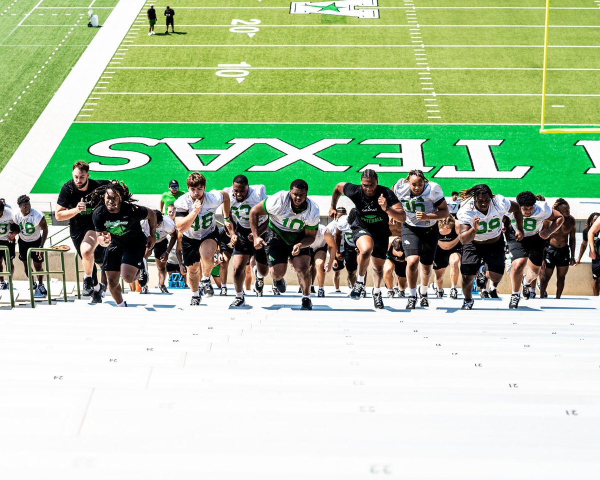 MeanGreenFB's tweet photo. Working for the weekend

#GMG🦅 | #BTB https://t.co/14DdQsuzX7