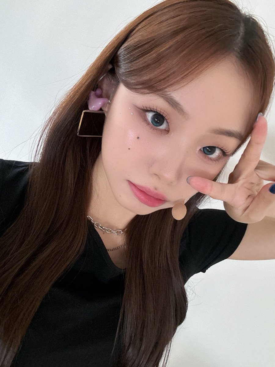 Billlieofficial's tweet photo. [#수현] Jag älskar dig🤍

#Billlie_Letter https://t.co/UiEg8kekhI