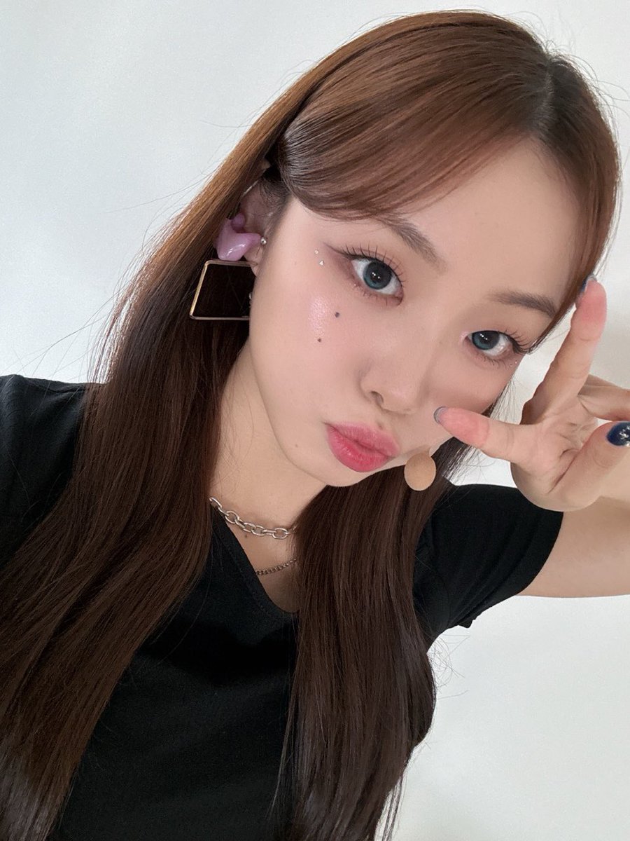 Billlieofficial's tweet photo. [#수현] Jag älskar dig🤍

#Billlie_Letter https://t.co/UiEg8kekhI