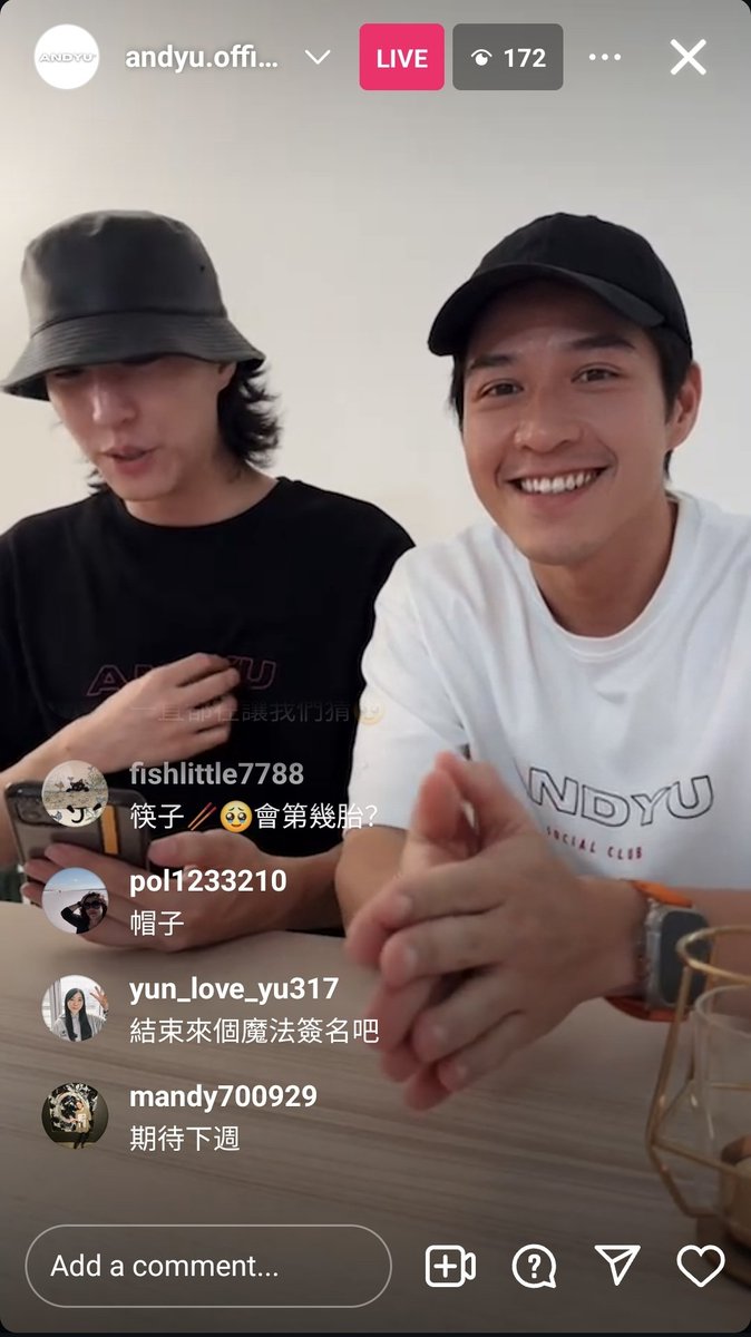 jinqing_tooth's tweet photo. I can't wait for the new Andyu release. It's also so lovely to see them still hang out long after the show ended. What a friendship 🥺 They're doing another live next week.

 #andywu #yujin #SnoopyYu #吳岳擎 #余晉
#我的牙想你 #mytoothyourlove 
#安朗cp #andyu https://t.co/AtMyepa6EX