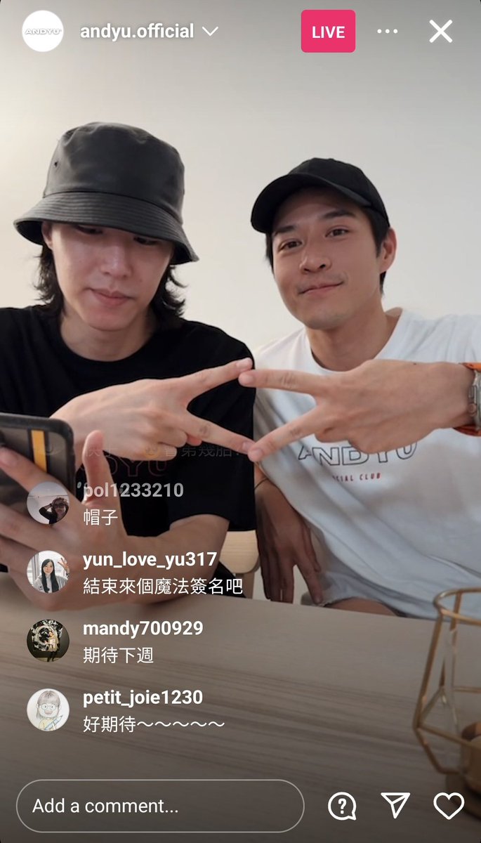 jinqing_tooth's tweet photo. I can't wait for the new Andyu release. It's also so lovely to see them still hang out long after the show ended. What a friendship 🥺 They're doing another live next week.

 #andywu #yujin #SnoopyYu #吳岳擎 #余晉
#我的牙想你 #mytoothyourlove 
#安朗cp #andyu https://t.co/AtMyepa6EX