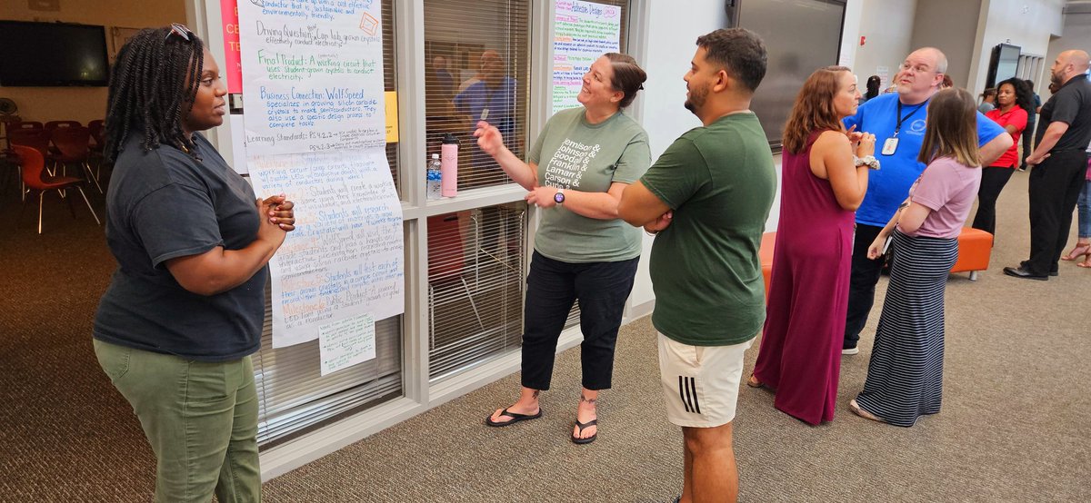 Laura Pomes tweet media