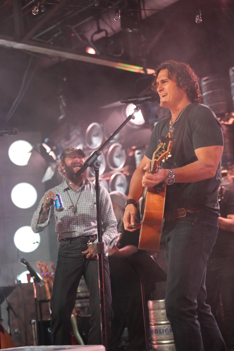 PostMalone's tweet image. thank you @budlight 🍻