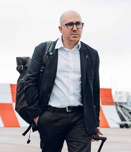 UtdFaithfuls's tweet photo. - Signed Zirkzee for £34m with payment spread across 3 years
- Signed Yoro for £42m guaranteed fee
- Refused to give Everton £70m+ for Branthwaite
- Want to sign Ugarte on loan with buy option to avoid meeting PSG's high demands
- Have a "clear price" for De Ligt and won't progress the deal if Bayern's demands fall outside that

Clear to see how the new football structure under Omar Berrada are completely changing our recruitment strategy, it's so refreshing 😍👏