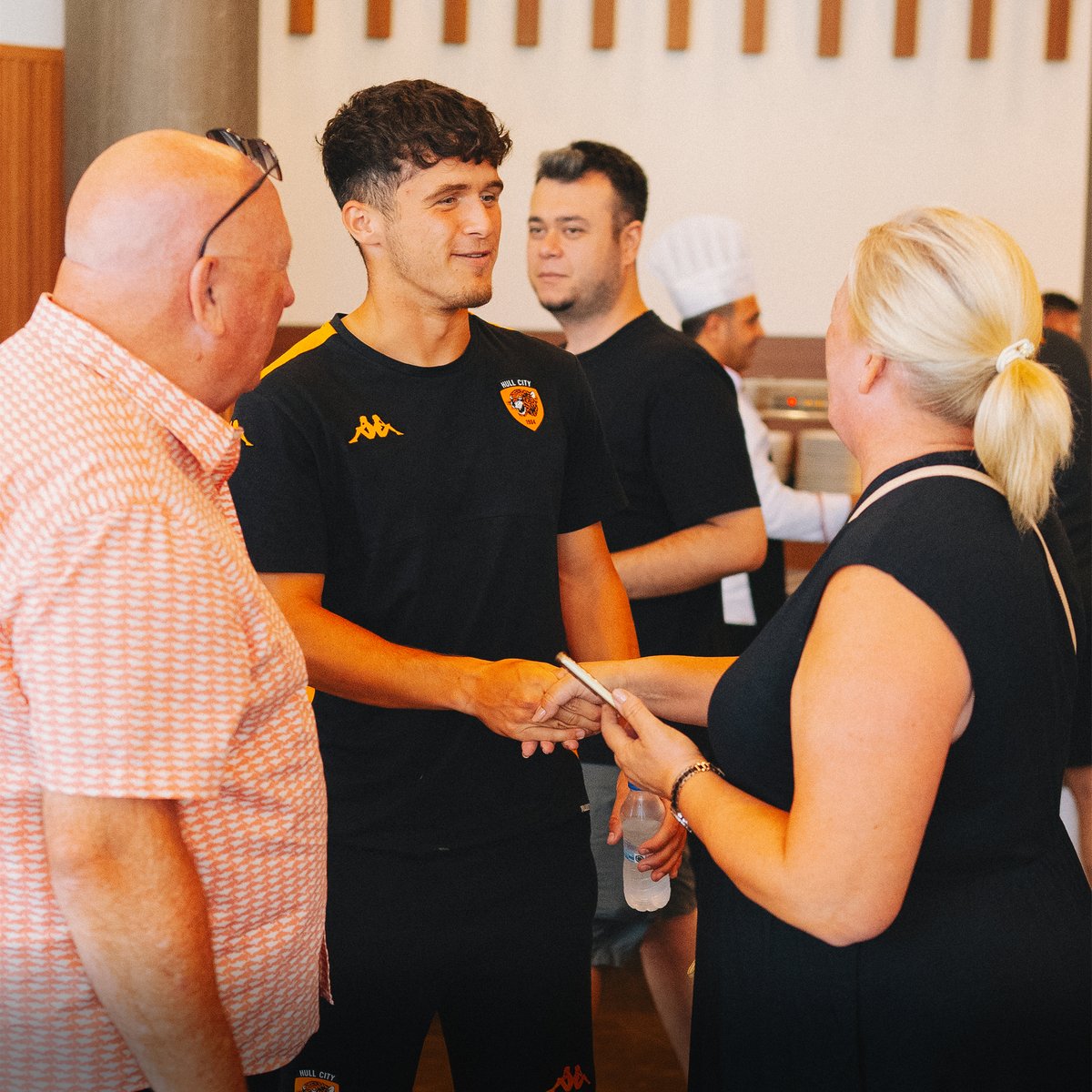 HullCity's tweet photo. We had some special visitors at the TFF Riva Facility yesterday 👋

#hcafc | @Corendon_Air https://t.co/bCGm4QSIzJ