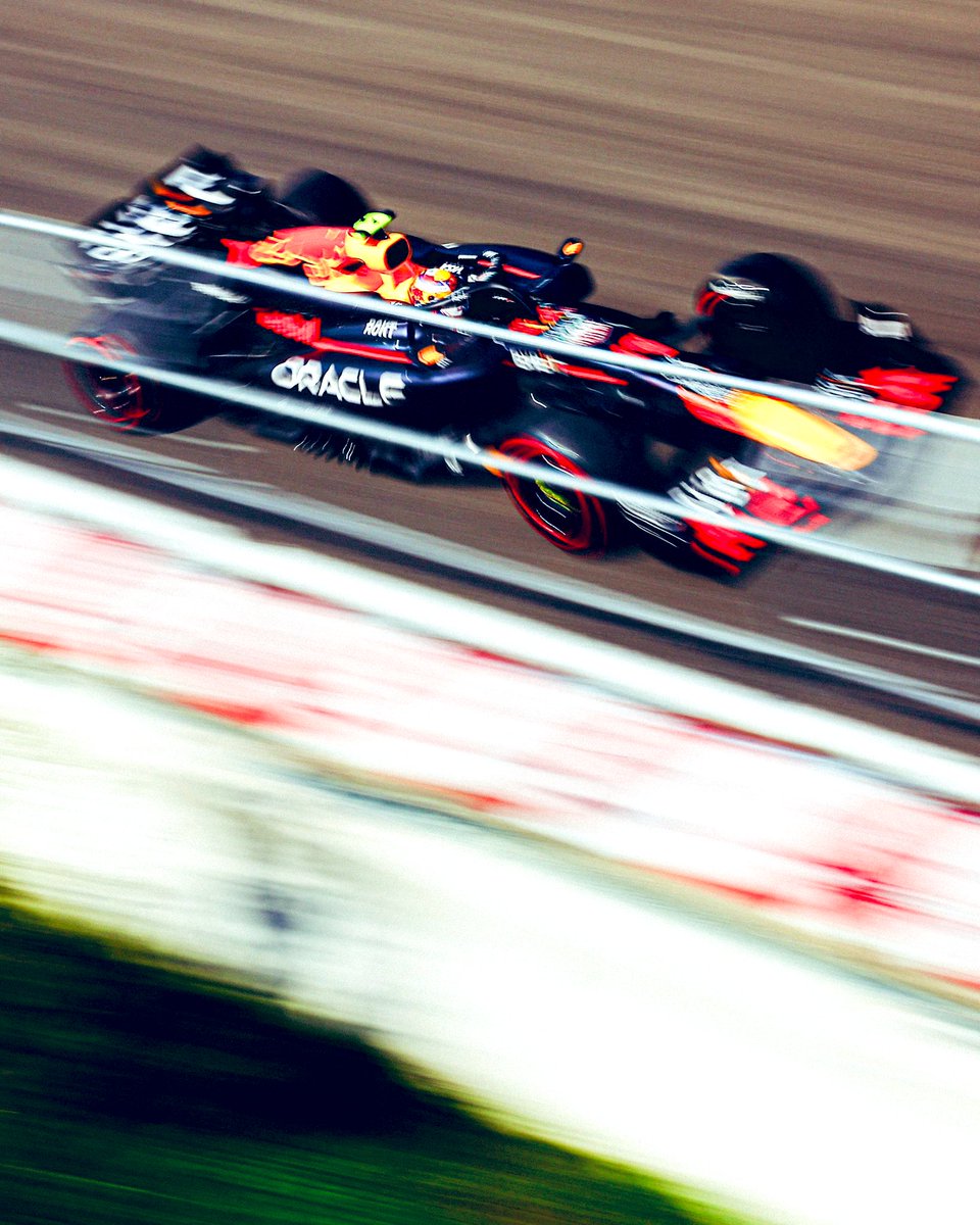 R_BastidasMora's tweet photo. El piloto mexicano de @redbullracing , @SChecoPerez , finalizó 4º en la segunda practica libre del #HungariangGP .

Pérez buscará recuperar su mejor nivel este día Domingo cuando se corra este GP en Hungaroring.
#F1 https://t.co/m0WlByyeR0