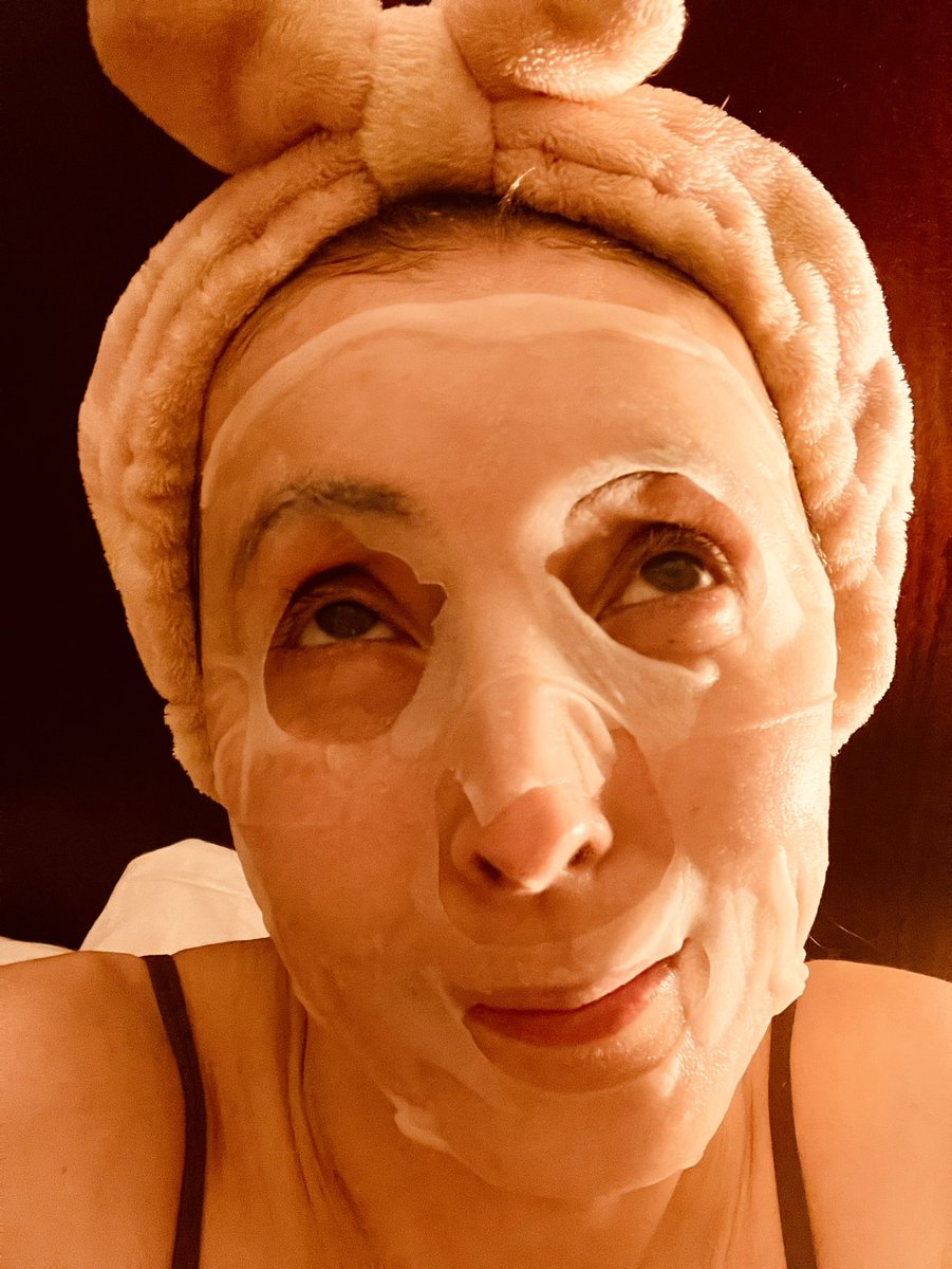 Lisa Howells tweet media