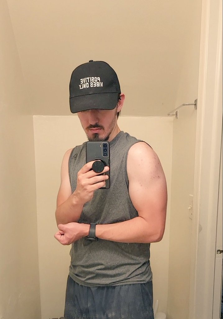 Life update since I've been gone:

- Graduated college w/ B.S in IT. 🎓

- Got a tech job (less stress/better pay) 🖥

- Adopted the best dog ever 🐾

- Got engaged to the love of my life 💍

- Started meal prepping and working out more 💪

Returning to content creation soon.