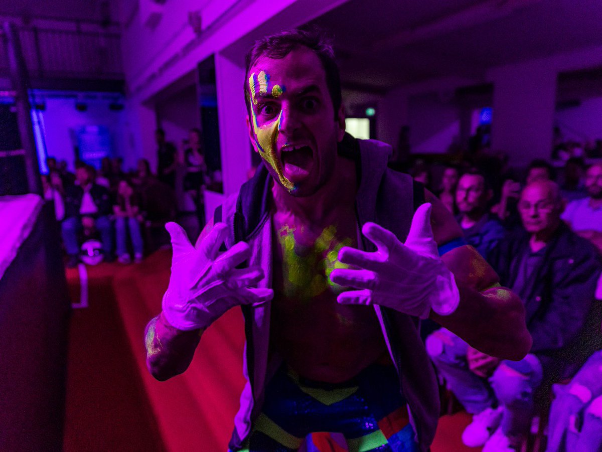 RealJeremyDeaf's tweet photo. 𝑭𝒊𝒈𝒉𝒕𝒊𝒏𝒈 🔥
📍 @ApcEvolution
📸 @oceshots
#catchapc #evolutionapc #catch #wrestling #apc #deaf #signunionflag #deafsignlanguage #studiojenny #nanterre #paris #deafpower #deafculture https://t.co/Wz9TyW8zvj