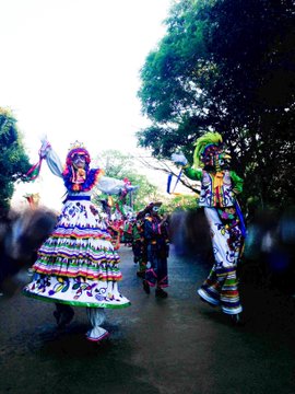 今やビリーヴやハモカラでリメンバーミーが死者の日モチーフを広めてくれてるけれど、舞台として最高なロストリバーデルタにまた死者の日のお祝いがかえってきてほし🥲