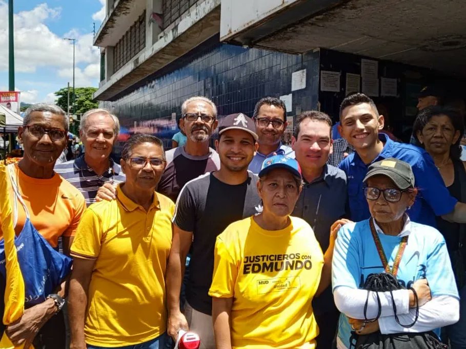 TomasGuanipa's tweet photo. Coche vota este #28DeJulio y vota por @EdmundoGU.

Que nadie se quede en su casa, unidad y voto 🇻🇪

#VamosAGanar
#JusticierosConEdmundo 

📍#Caracas https://t.co/KD1OoA1FWn