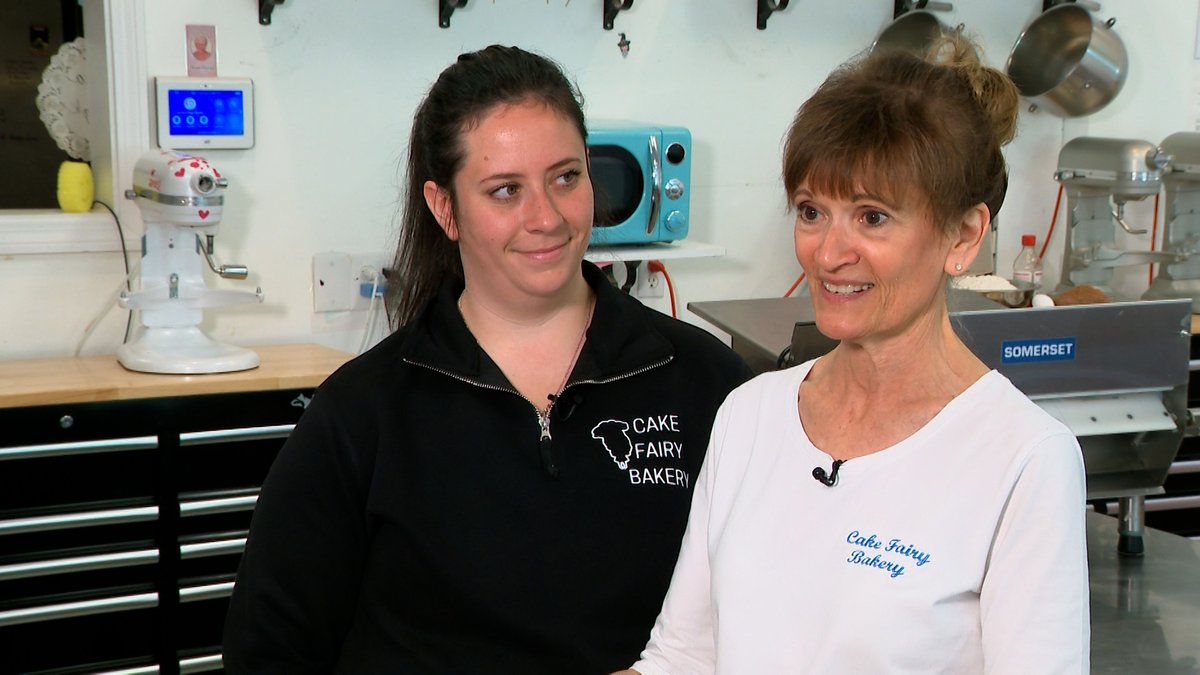 NHChronicle's tweet photo. These mother/daughter duos will satisfy your sweet tooth with their creative confections. Tonight, @karenmeyerstv gets a sugar high! Join us at 7:00. More info: https://t.co/Xrds8WpybF https://t.co/j9bC7MwFWy