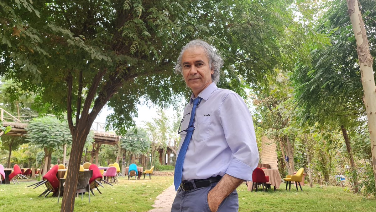 JanDost99's tweet photo. Li şûna ku tu bibêjî Sevgilim, kalbim, ruhum, hayatim, bibêje dilê min, rihê min, kezeba min, jîyana min, qurban, her kesê/kesa min. Ma têrê nake qey!
Kurdbûn xweş e û rihet e. De fermo dilê min. https://t.co/4jmuUr0INd