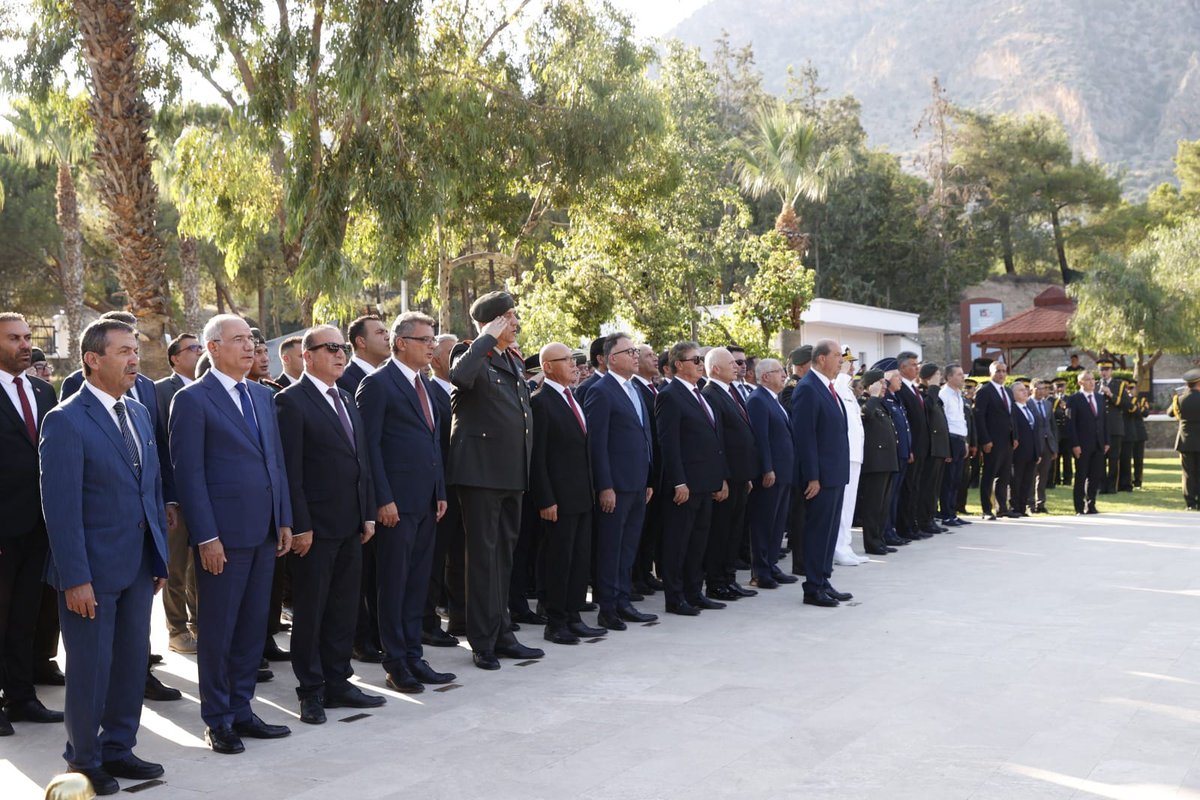 ataoglu_fikri's tweet photo. 20 Temmuz Barış ve Özgürlük Bayramı kutlamaları kapsamında Boğaz Şehitliğinde, Dr. Fazıl Küçük Anıt Mezarı’nda ve Rauf Raif Denktaş Anıt Mezarı’nda düzenlenen törenlere katıldık.

#KuzeyKıbrıs #KKTC #Barış #Özgürlük #20Temmuz https://t.co/9MP7tZ6iYY