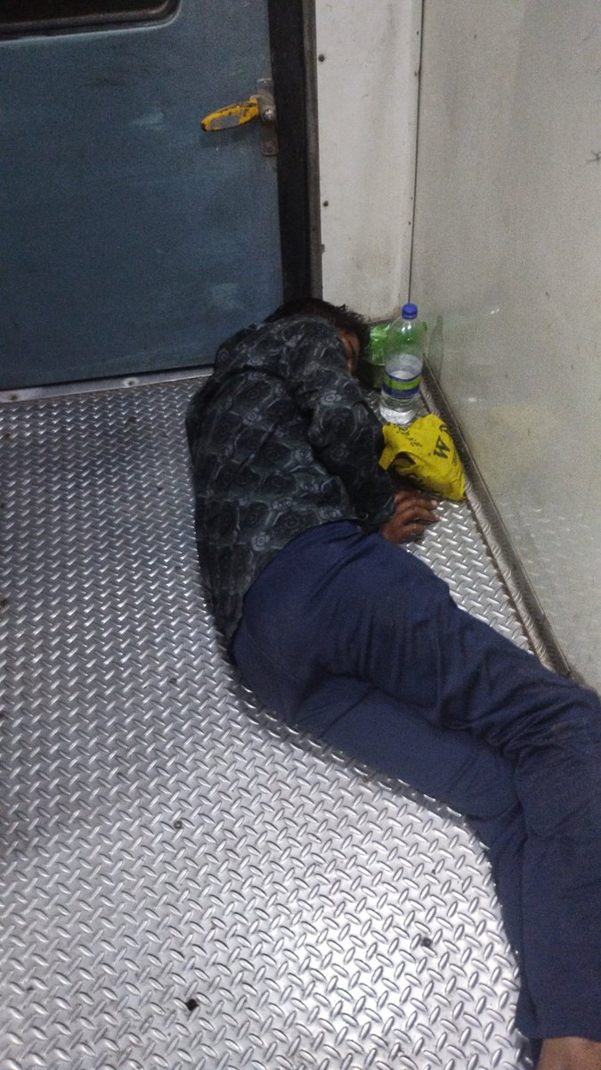 asherkeval's tweet photo. @commctortm @RatlamDRM @drmbct @WesternRly @IndianRailMedia Train No. 22902 UDZ-BDTS S5 door. He is sleeping now. Train is at Ratlam jm https://t.co/IEPS1x9pg9