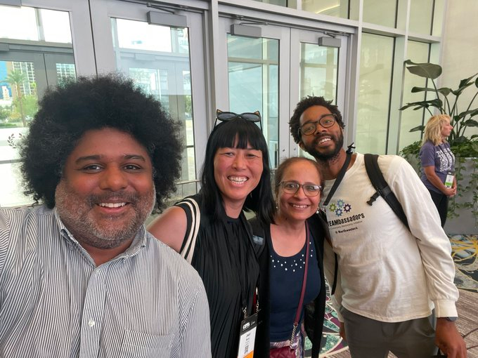 shuchig's tweet photo. Make way for the learning scientists in #CSEdResearch❣️
🫶 this "all smiles" photo snapped w some of my favorite people just as I was leaving Caesers Forum to head to the airport (thank heavens I got out on the 9pm United flt!) @JusticeToshiba JeanRyoo MaceloWorsley #CSTA2024 #NSF #CSForAll #PImtg