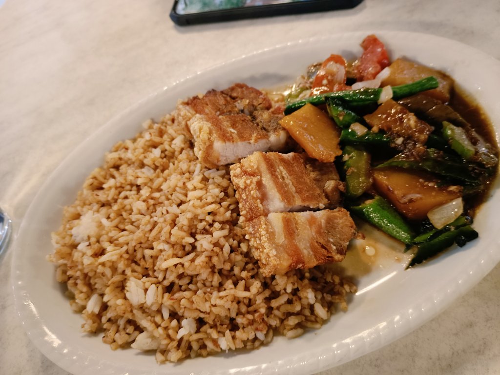 PixieDg's tweet photo. Pinakbet with Bagnet #arrozalaecija https://t.co/sRau5nWUEJ