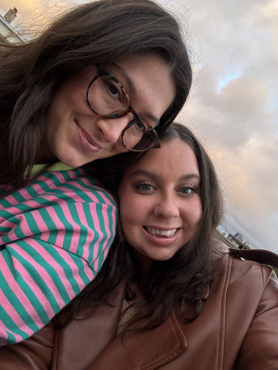 KTGehrisch's tweet photo. two of my favorite ppl moving out of Chicago the same weekend just isn’t right!!! If u need me I’ll be crying in the corner https://t.co/sxRB43gNyW
