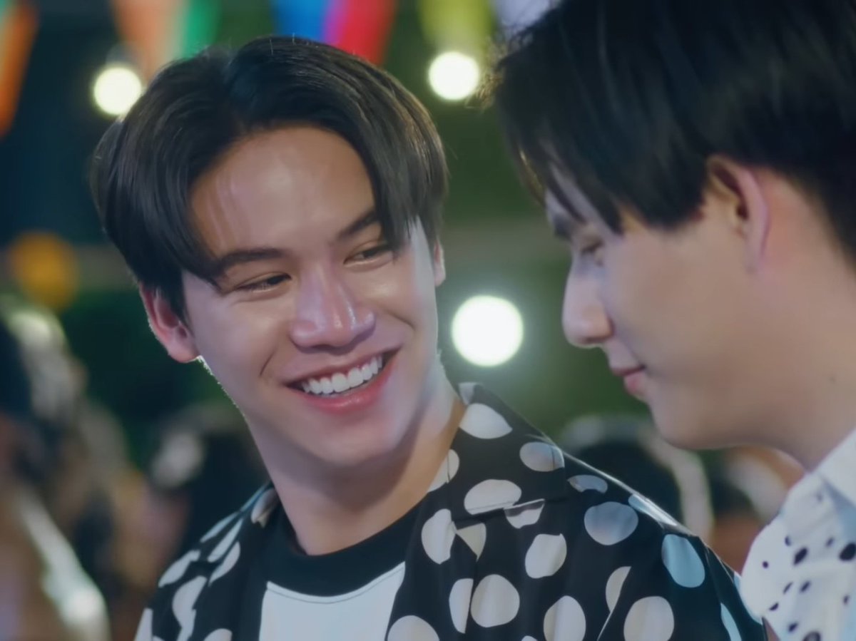 junttwt's tweet image. #QToey au: 
Toey, que sempre foi obcecado por festas julhinas, vai assistir a apresentação de seu grupo de quadrilha favorito e acaba se apaixonando pelo novo rapaz no papel de noivo.