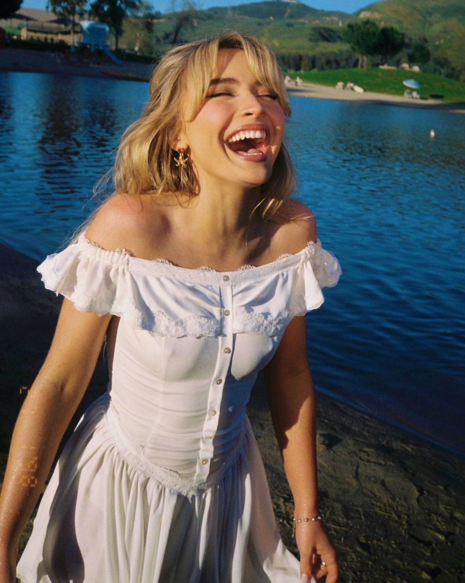 brinajpg's tweet photo. sabrina carpenter <3 https://t.co/Upk9zaecvs