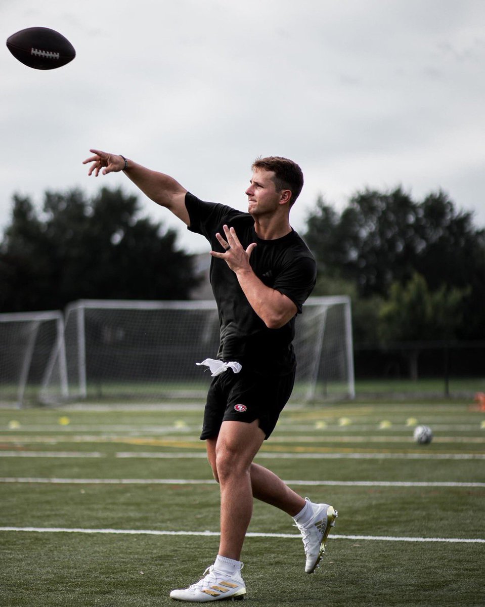#49ERS QB BROCK PURDY HAS PUT SEROUS WORK THIS OFFSEASON &amp; IS NOW JACKED 

👀

Look for Purdy to take another major Steph forward this year! 

(Via <a href="/TheSFNiners/">𝙏𝙝𝙚𝙎𝙁𝙉𝙞𝙣𝙚𝙧𝙨</a>)