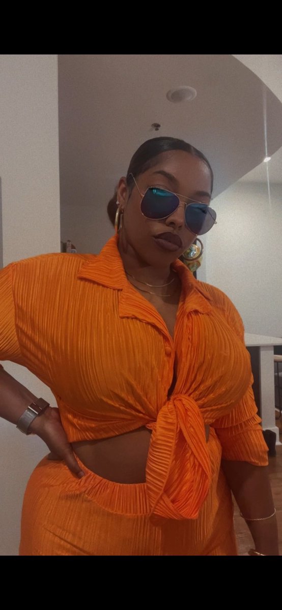 Meshane_iAm's tweet photo. …just because it’s my fav color 🧡 https://t.co/ClHgMKTSJv