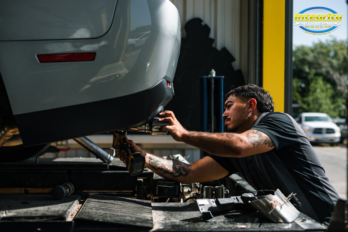 IAR_RGV's tweet photo. 😁Performance Upgrade Friday!😁
Today our customer came in to get a @MBRPexhaust  catback exhaust system installed to get a bit more performance out of it while providing a WAY nicer exhaust note! #integrityautorepair #rgv #rgv956 #dodge #challenger #performancemods #MBRPexhaust https://t.co/B4mPXenhKQ