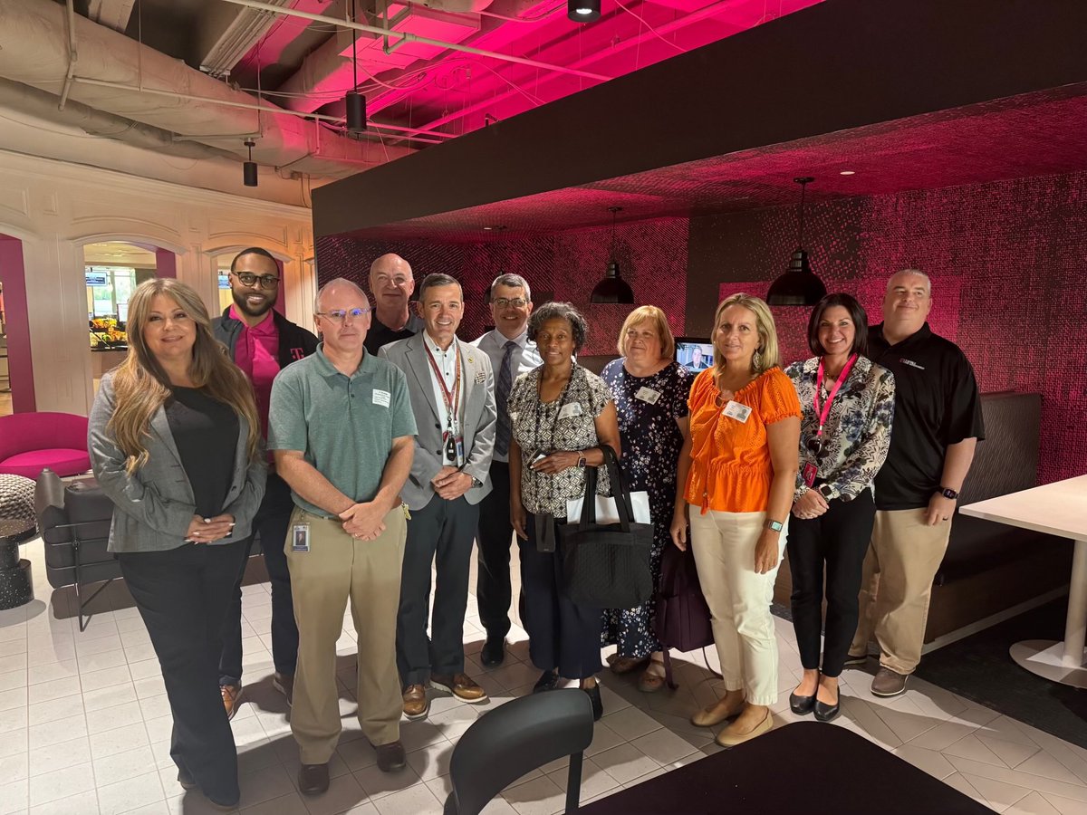 I had the privilege of facilitating listening sessions with a group of  thought leaders and industry experts in Kansas City and Wichita. <a href="/KellyBielefeld/">Kelly Bielefeld</a> thanks for navigating the aftermath of unforeseen scheduling conflicts.  You are a true rockstar!
<a href="/TMobile/">T-Mobile</a> #Magenta #Education