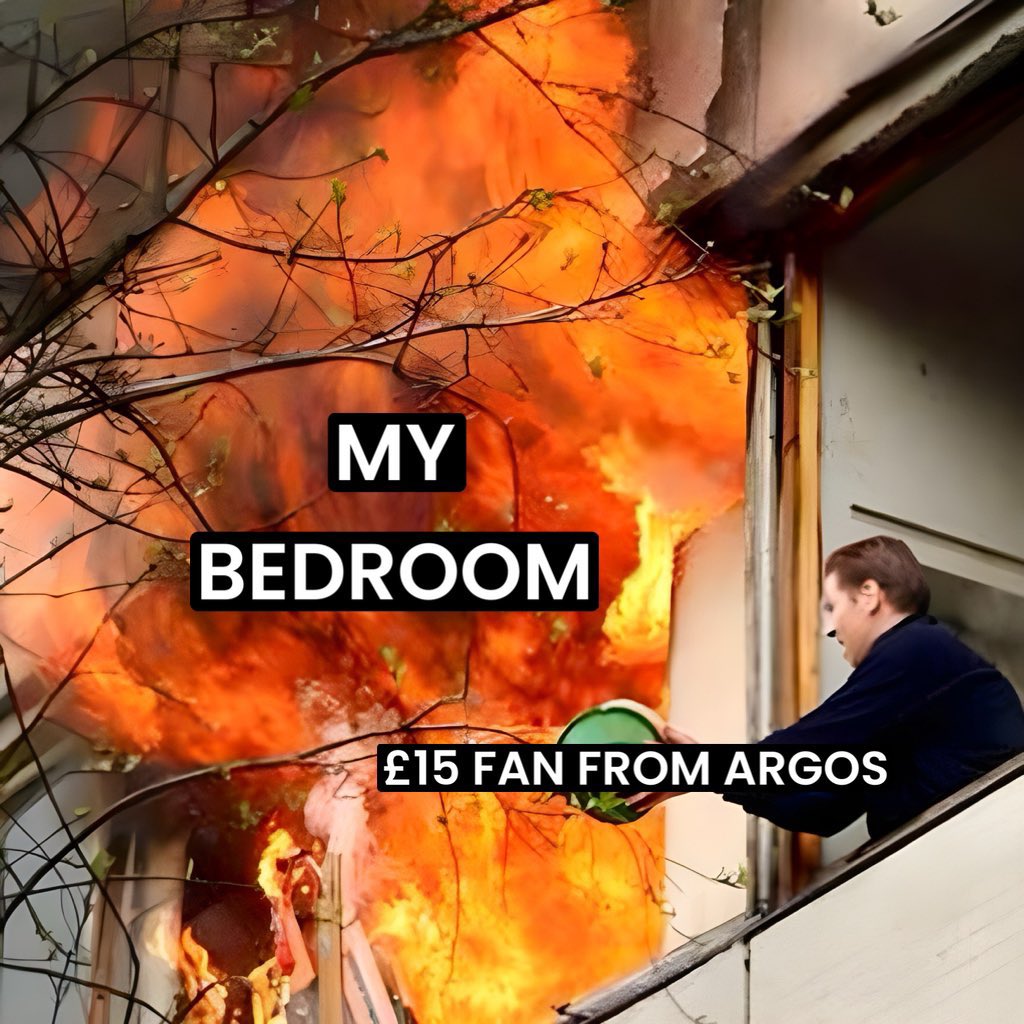 ControlroomtoPC's tweet photo. Crikey it’s warm! #BritishSummer #Toohot #Whenwillitrain #Winternowplease #summerholidays #Argos #Fan #Bluelight https://t.co/cc9fvMIxwF