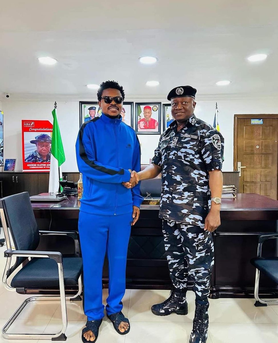 DAT_GBAGYIBOY's tweet photo. #Blord has been set free by the NPF(Nigeria police force)
Tag:#leak Kelly ayo maff https://t.co/f8i8e5qinM