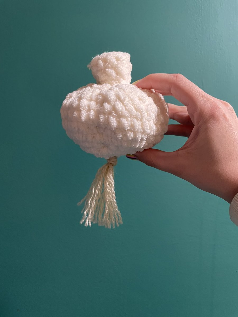 kelseylfunk's tweet photo. Ghosts and garlic now available on my Etsy! https://t.co/GbGuDXzDfZ