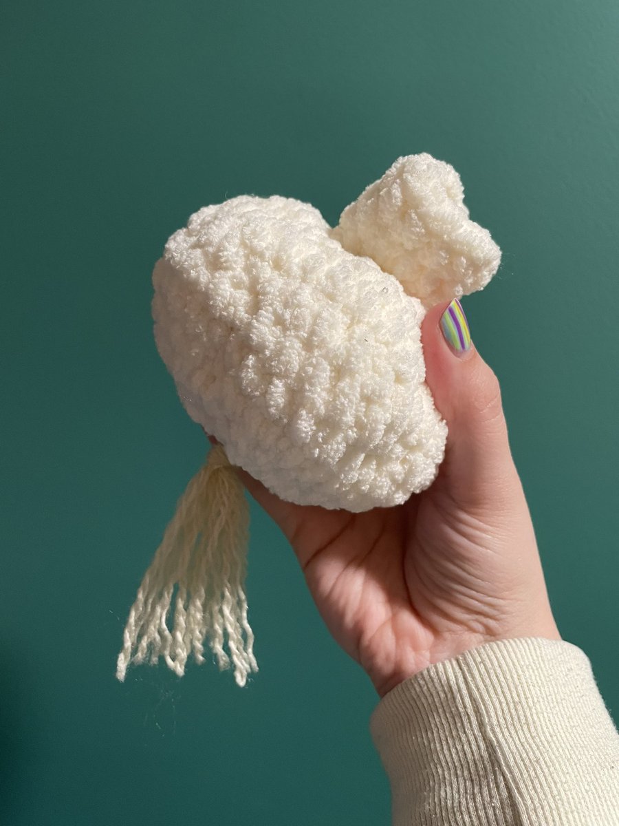 kelseylfunk's tweet photo. Ghosts and garlic now available on my Etsy! https://t.co/GbGuDXzDfZ