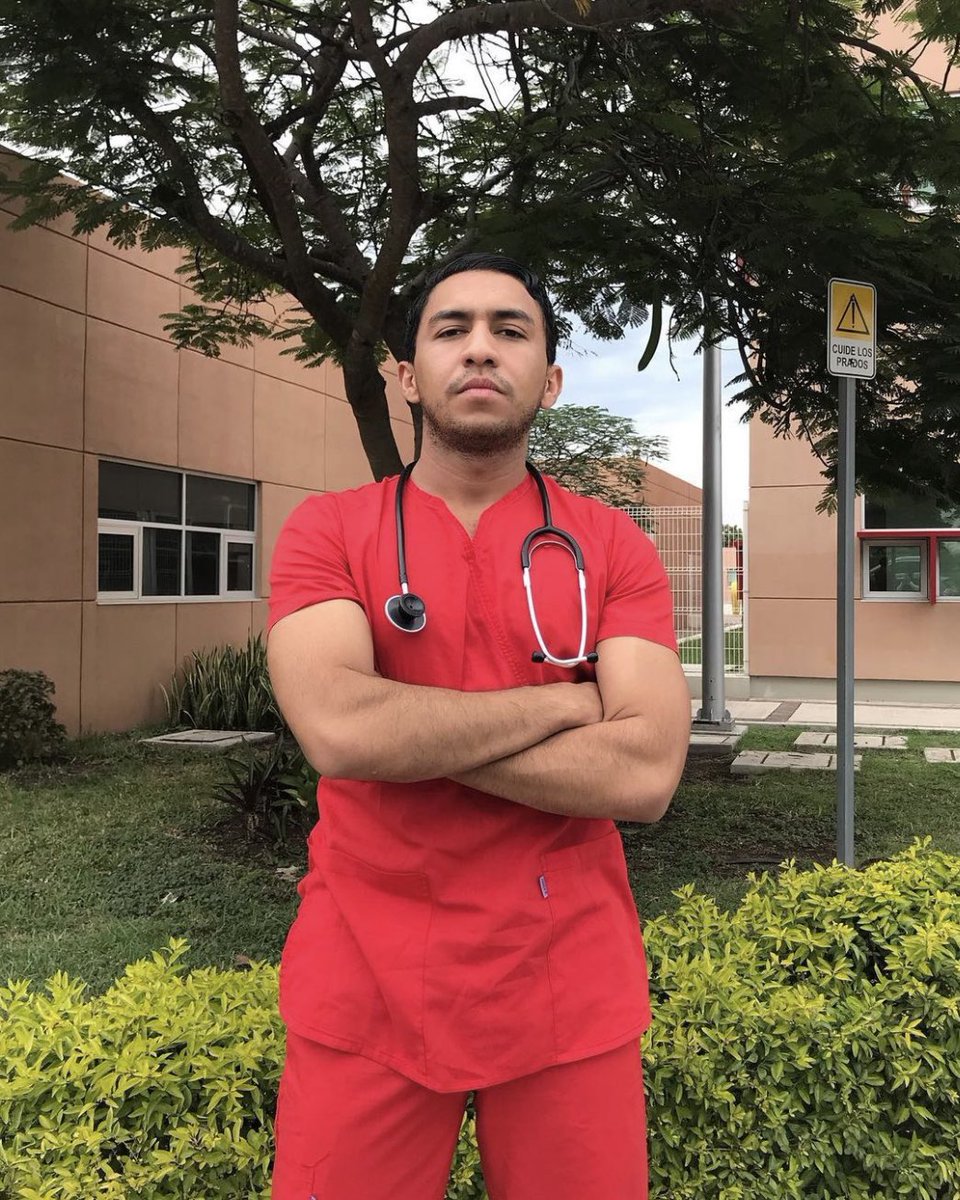 lalitorcdo's tweet photo. Mi colega me envió un mensaje diciendo que su turno estaba por acabar en el hospital👨🏻‍⚕️🩺, y me confesó que con el uniforme se me notaba la vergota😈. Me preguntó si la podía probar saliendo😏🔥

https://t.co/NtoXocmX6h

@elprofeversatil • @soylalitorcdo https://t.co/JEeQ5KdhvS