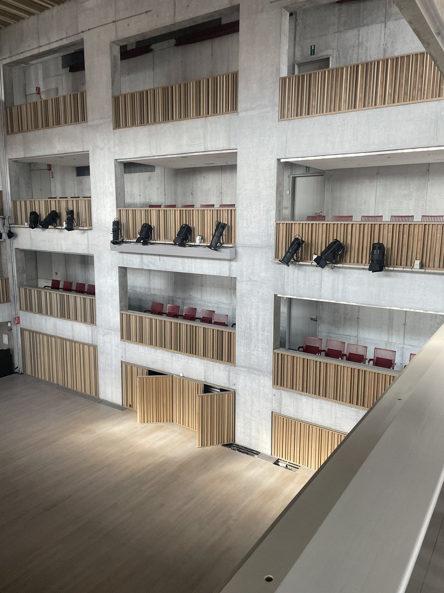 Miss Tiddy 📖 tweet media