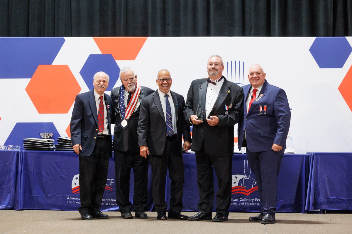 acfchefs's tweet photo. Congratulations to the ACF Chapters of the Year from the Northeast Region! The winners are ACF Epicurean Club of Boston (large chapter category) and ACF Professional Chefs of New Hampshire (small chapter category). Way to go!
#2024ACFNatCon #acfchefs #acfawards https://t.co/NJbLzgiXai