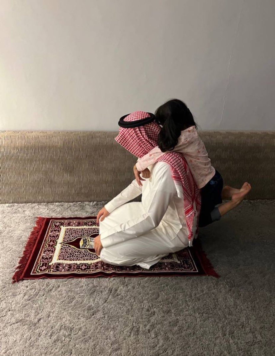 _mo6n_'s tweet photo. شاركوني  " بيت شعر " يمثل الصورة : https://t.co/BfxSOPsTOQ