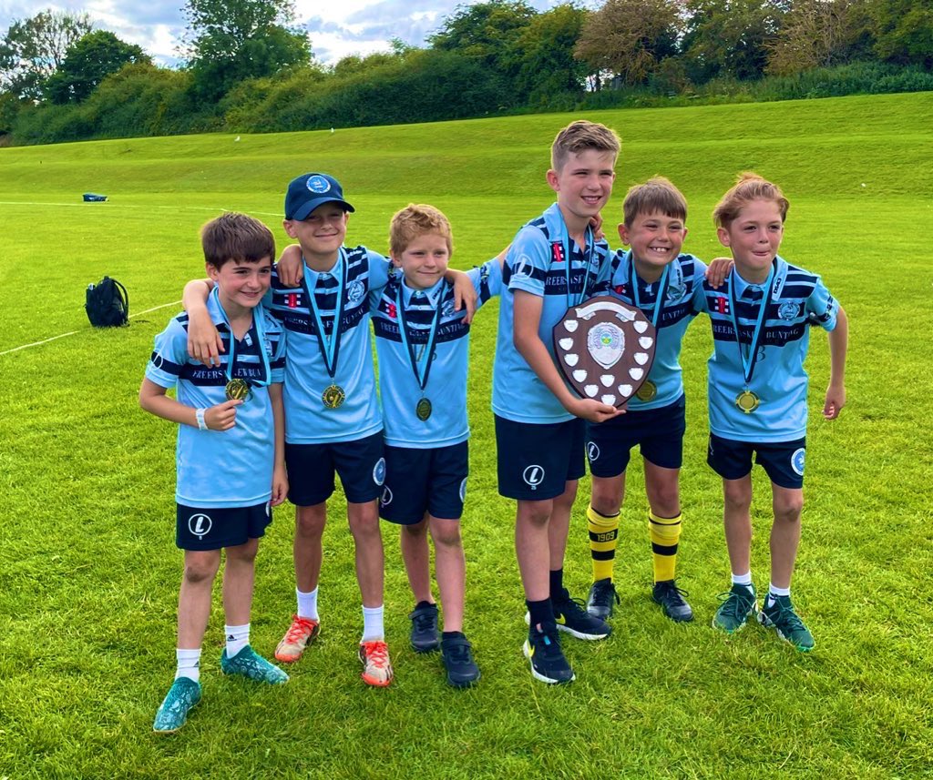 HPJuniorCC's tweet photo. Many thanks to @FABsolicitors for sponsoring the Softball Tournament. Which team will leave with the Shield? Will @HPoolCC retain the Shield? Good luck to all participating teams and players! Let’s hope the Sun shines! 🤞🌞🏏🎾 https://t.co/bBRQdbCgHO