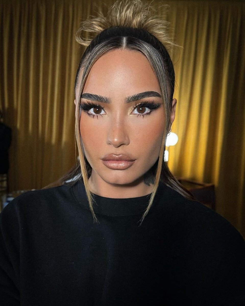 poptime's tweet photo. Demi Lovato 🔥🥵 https://t.co/INl7DX3yde