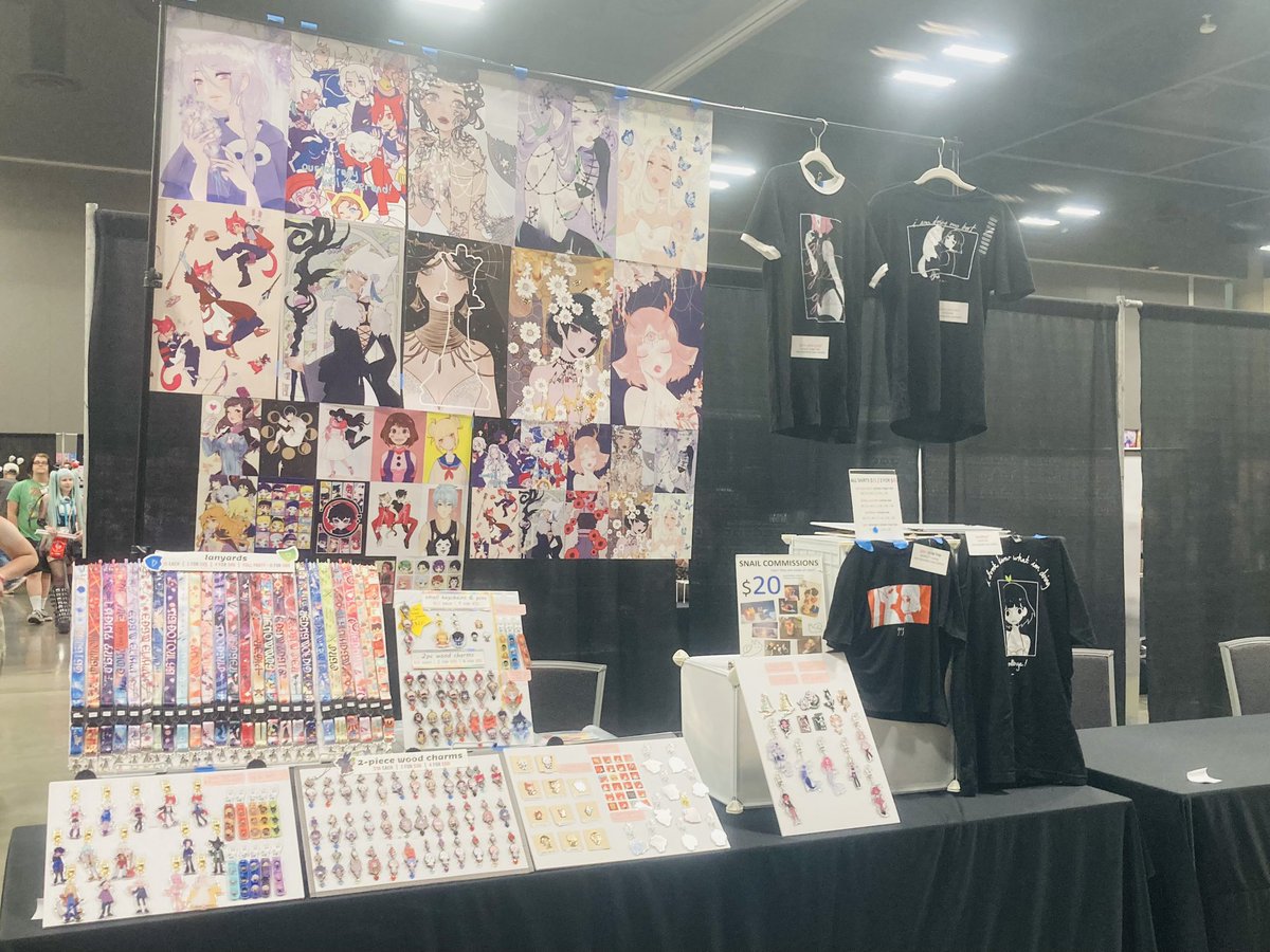 verraise's tweet photo. hi im at kuronekocon in spokane this weekend o/

come get a snail https://t.co/CYSF8hgJUr