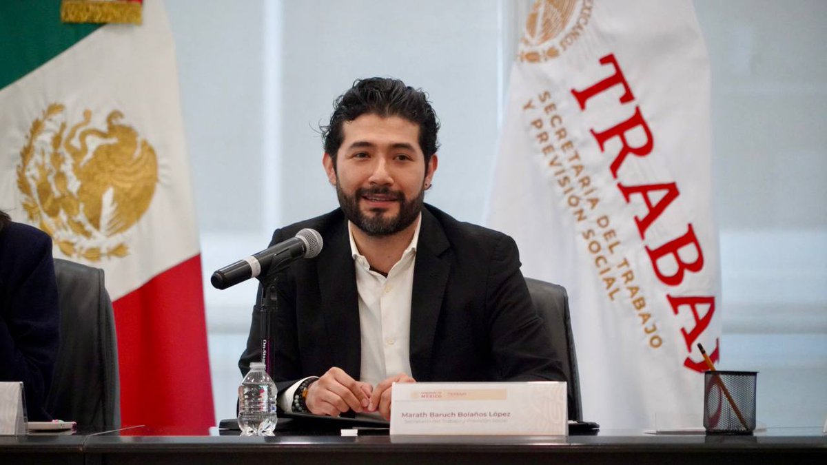 marathb's tweet photo. 🗓️ Encabecé una reunión con el equipo de la Secretaría del Trabajo y Previsión Social para dar seguimiento a los compromisos de la política laboral implementada por el gobierno del Presidente @lopezobrador_ que ha beneficiado a millones de trabajadoras y trabajadores en nuestro país.