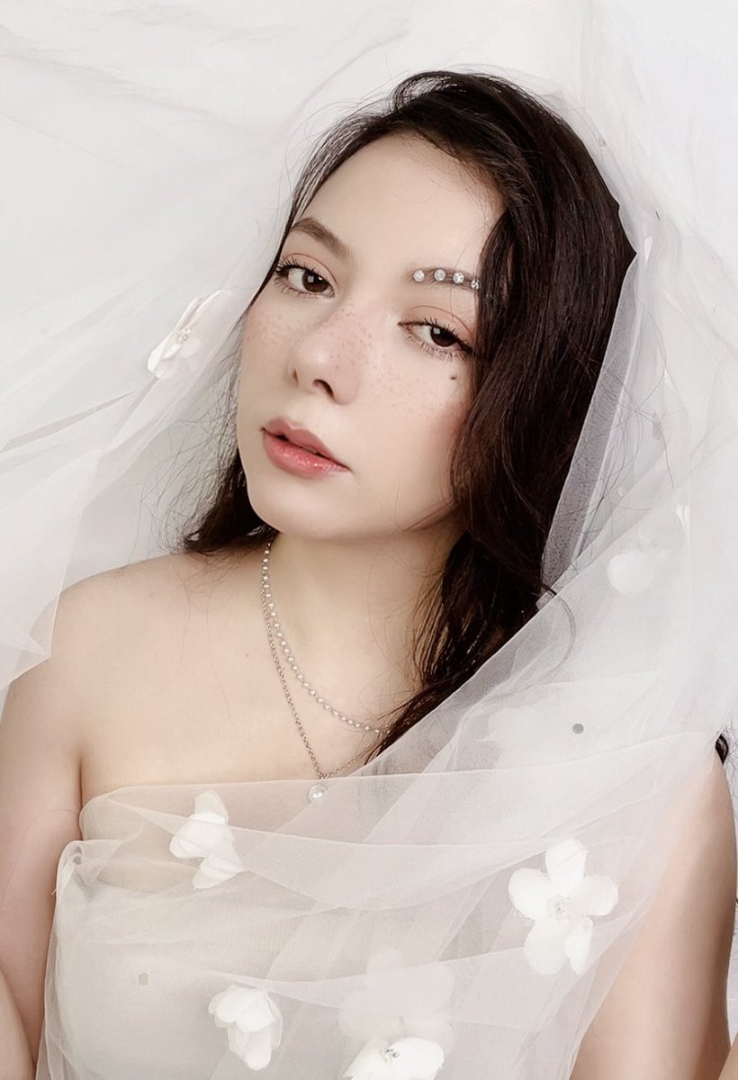 youtu.be/Jey8Q1LMDxQ?si…
Mi nueva canción ya se encuentra en todas las plataformas de música 💕 ahora si dedícale esta canción a esa persona especial 🫣💕