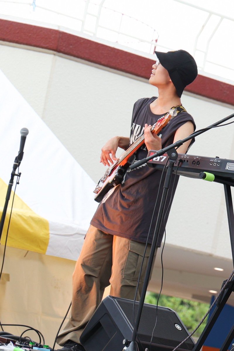 Toy4gen's tweet photo. 7/17
屋台村ありがとうございました！
僕のひとつの目標としていたステージだったのでこのステージに立ち多くのお客さんに見ていただけ��ことが嬉しいです！
通りすがりの人とかも見てくれてて嬉しかったです！
photo by @r_icxxa https://t.co/ahgYdFeDTh