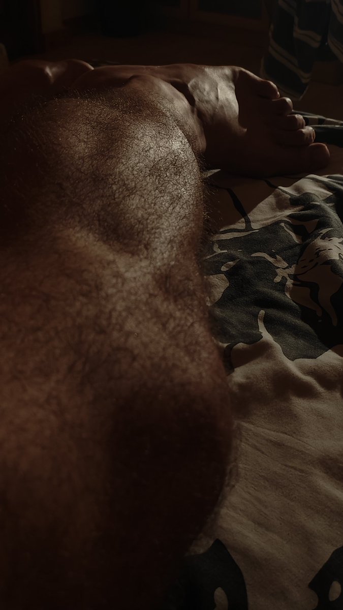 deusgigassole's tweet photo. Legs of a bull #18US #53EU https://t.co/qdh0EZFwBa