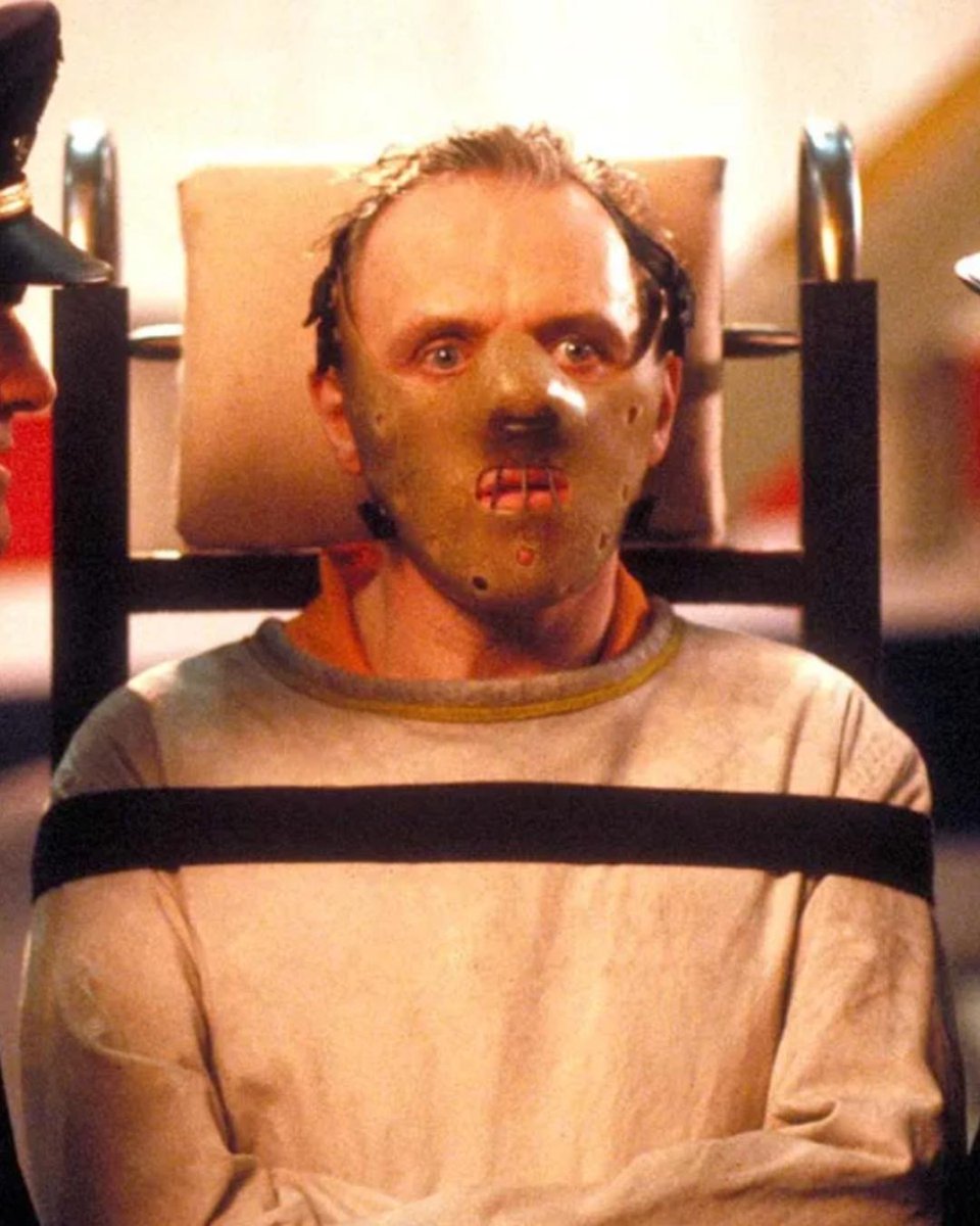 HQNewsNow's tweet photo. Anthony Hopkins responds to Trump repeatedly praising cannibal serial killer Hannibal Lecter, who is not real https://t.co/j281HgdCKx