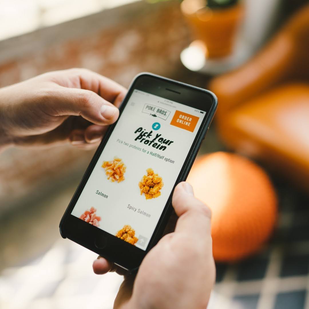 We like big bowls and we cannot lie. 😉

Bringing the vacay vibes to Randhurst Village, nothing beats the fresh flavors of @eatpokebros. Whether you choose a signature creation or opt for a customized bowl, every bite will guaranteed to transport you to a tropical paradise.