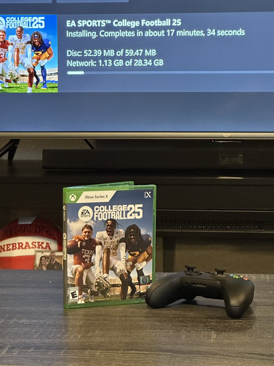 andyk96's tweet photo. I’ve waited 11 long years for this.  Cannot wait to hop online and get beatdown, berated and verbally abused by a whole new generation of 12 year old’s.  Thanks @EASPORTSCollege , I’m ready to be hurt again. https://t.co/sondDws2Qo
