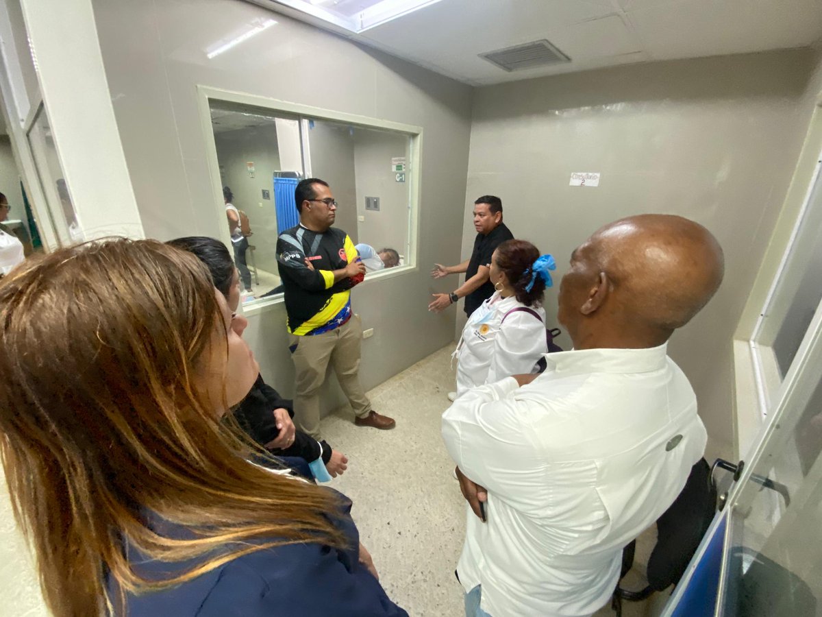 MBS1991AC's tweet photo. #EnFotos | Realicé supervisión al Hospital Pastor Oropeza de Carora para comenzar con trabajos de rehabilitación en algunas áreas, instrucción dada por nuestro Presidente @NicolasMaduro.
¡LA SALUD ES LO PRIMERO!

@MagaGutierrezV @AdolfoP_Oficial https://t.co/us00JBWuWE