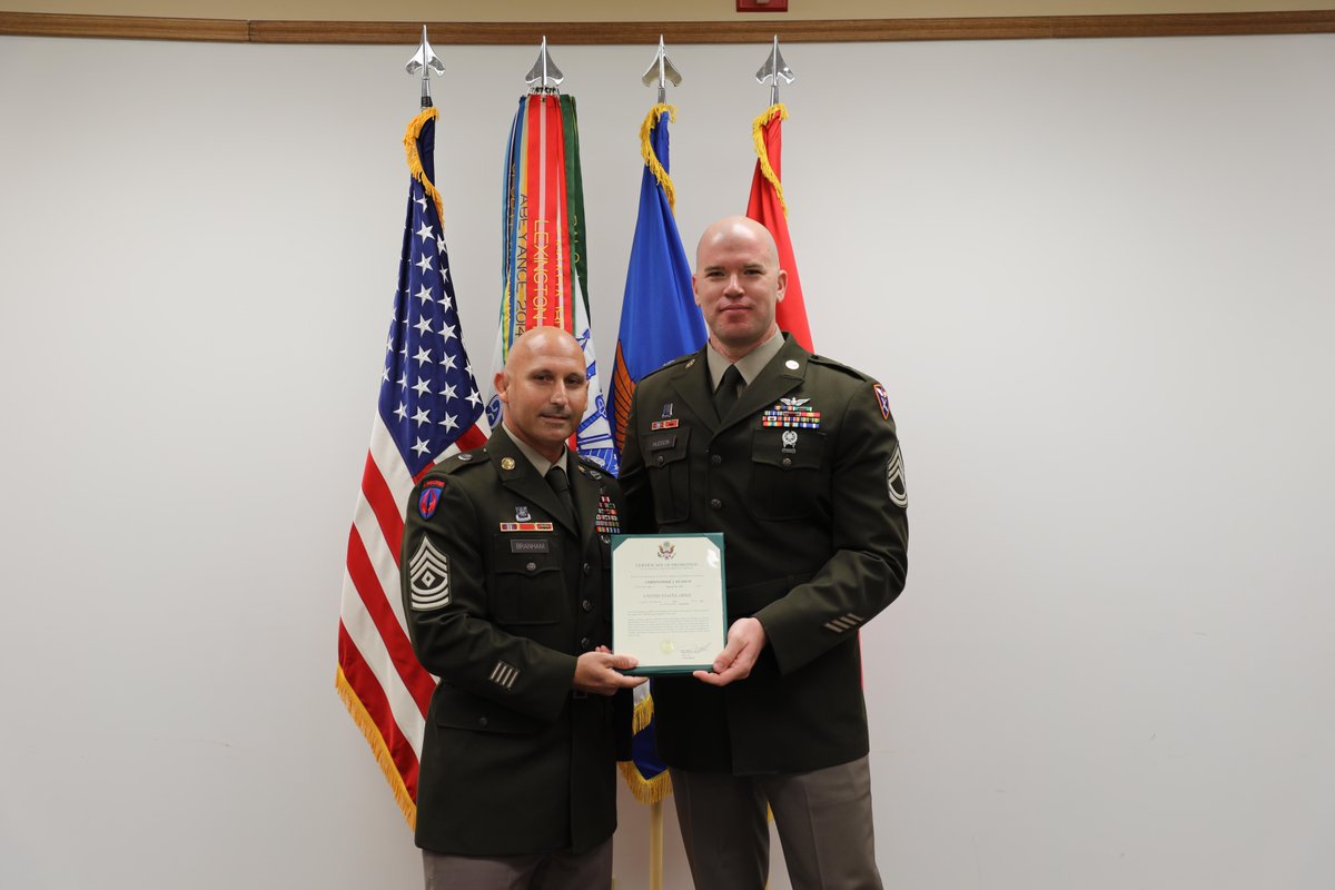 Congrats to SFC Christopher Hudson at 1-212th Aviation on his promotion and indefinite reenlistment in the Army! Also appreciate <a href="/FlyArmyCG/">MG Clair A. Gill</a> for administering the Oath of Office. A great day for the <a href="/USArmy/">U.S. Army</a>.

#BackboneOfTheArmy #AboveTheBest