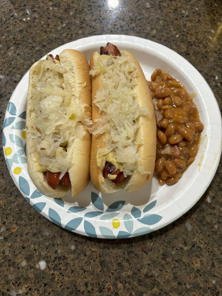 cazeyjonez's tweet image. Gourmet dining tonight #franks #beans
#AustinPowers